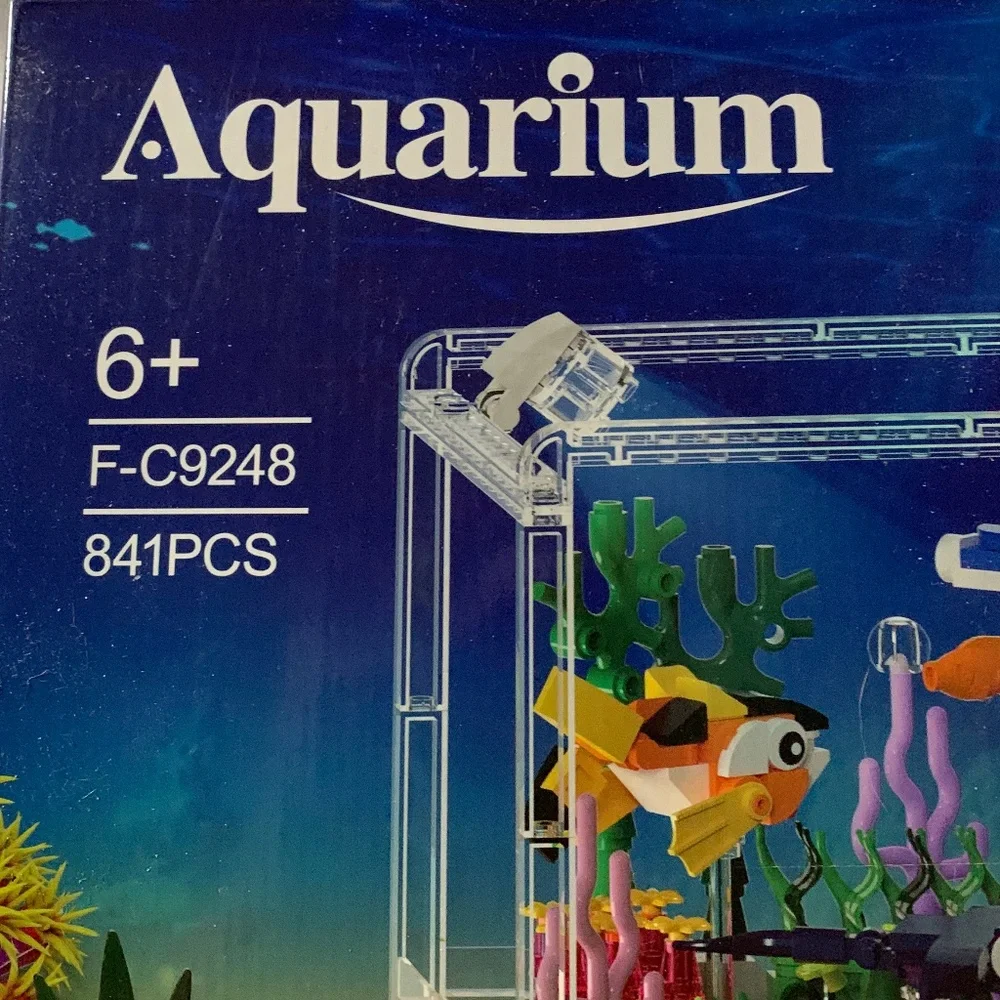 Light Up Aquarium Built with Interlocking Blocks!